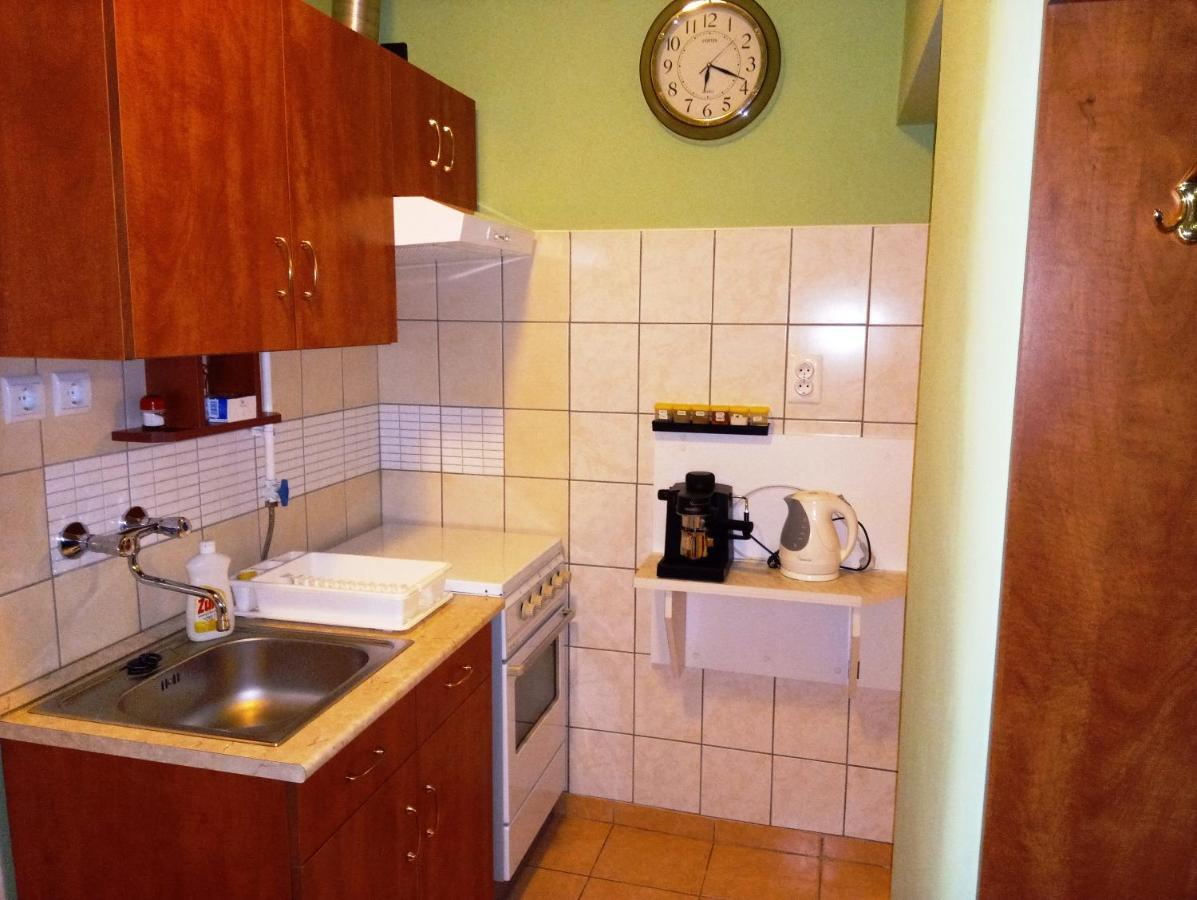 Szivarvany Apartman Gyula Exterior photo